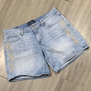 Lucky Brand Scroll Embroidered Light Wash Roll-Up Denim Shorts size 6